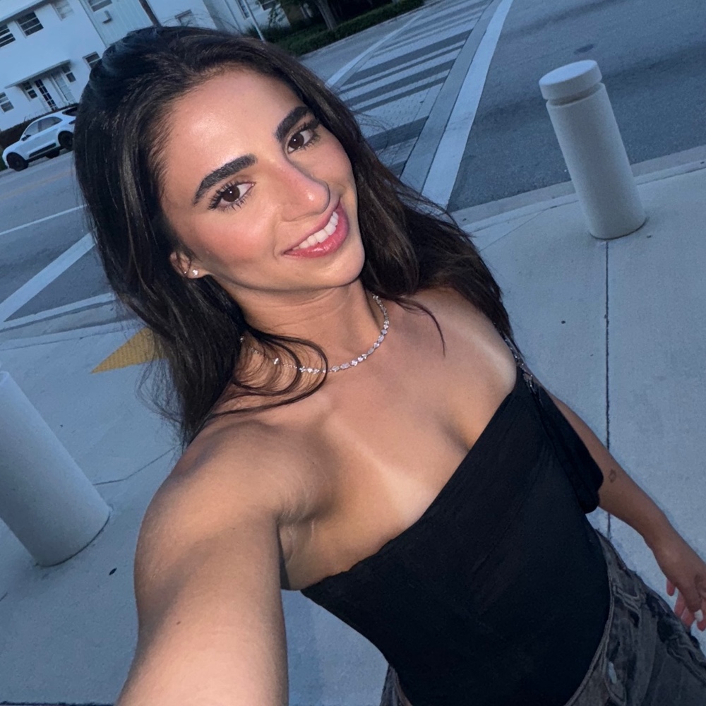 Meet your Posher, Gabriela